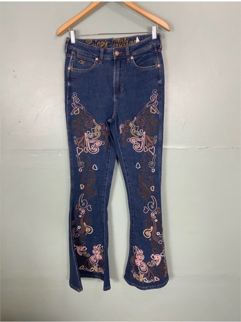 Wrangler X Lainey Wilson Windflower Bell‎ Bottom Jeans Flare Embroidered Size 27 - Picture 2 of 7